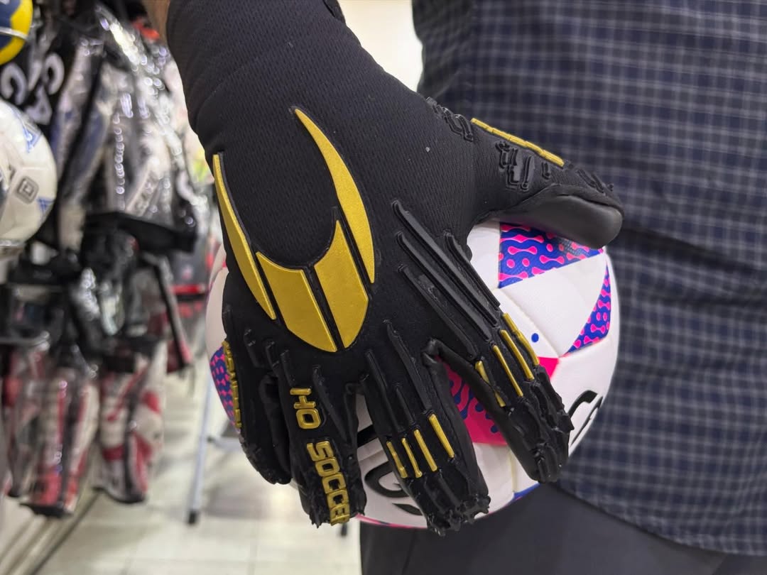 ⚽🧤 ¡Nueva colección HO SOCCER ya disponible!Diseñados para arqueros que buscan rendimiento, aga